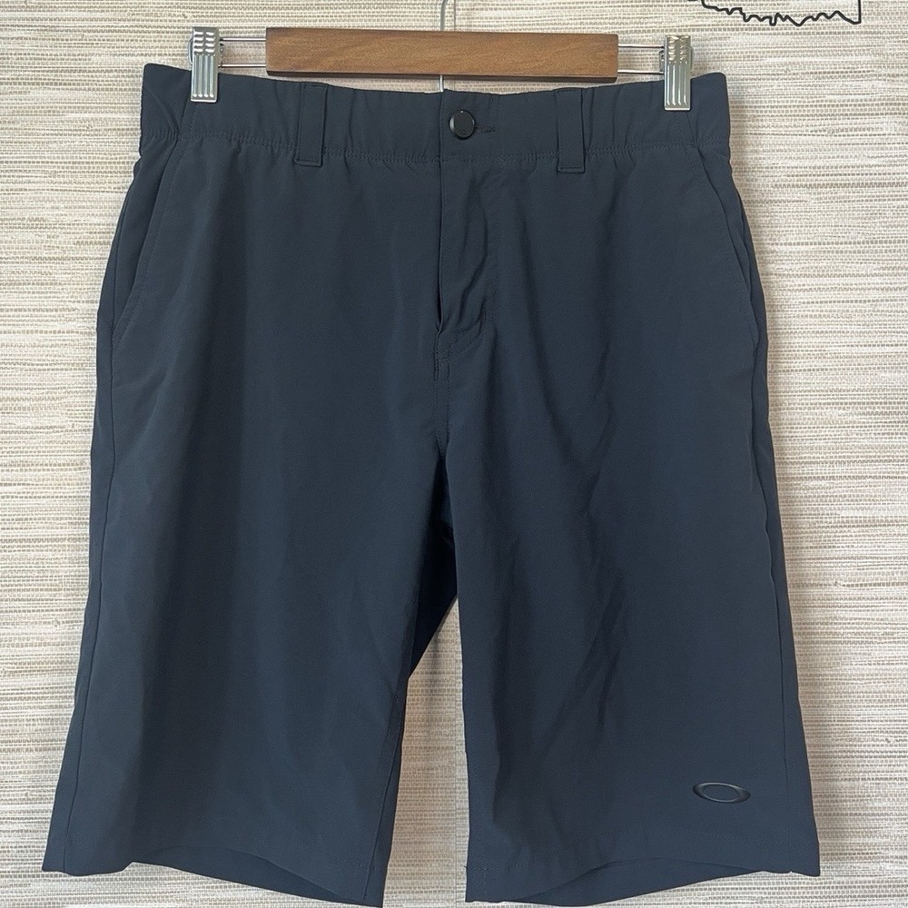 OAKLEY Mens Performance Shorts Size 30 NAVY Golf Stretch Longer Inseam ‎ 11"